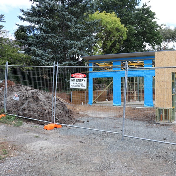 do you deliver and install temporary fencing and what's the price for these services in Caseville MI